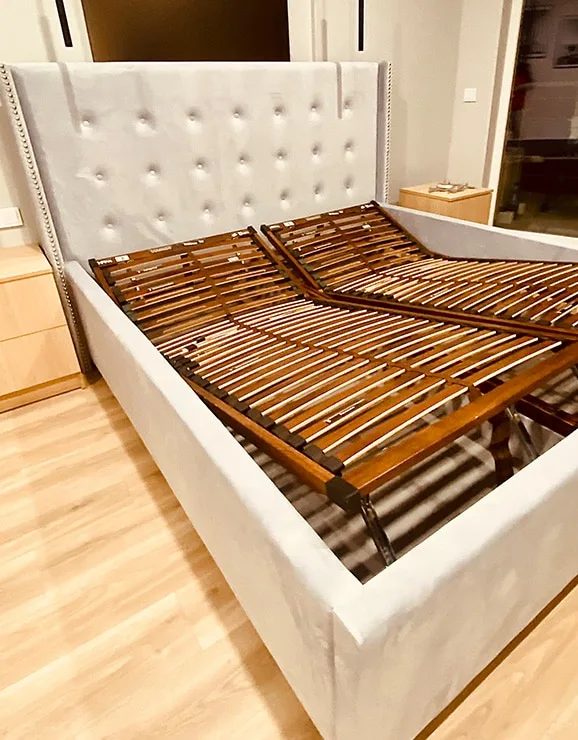 Pojedyncze łóżko z funkcją pojemnika na pościel